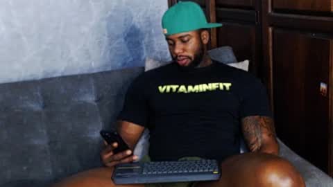 Tairon Tucke online show from 9, 1, 2025