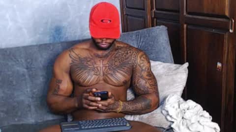 Tairon Tucke online show from 29, 1, 2025