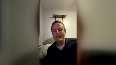 Snapshot of tallglassowater9cut459014 chatting on 9, 4, 2026 first stream was very fun grateful for every follow and super active chat online show from 9, 4, 2026