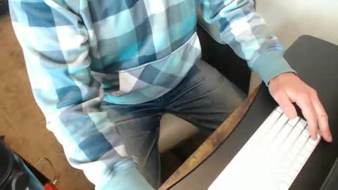 Snapshot of tallguy4unow chatting on 3, 3, 2026 tallguy4unow online show from 3, 3, 2026