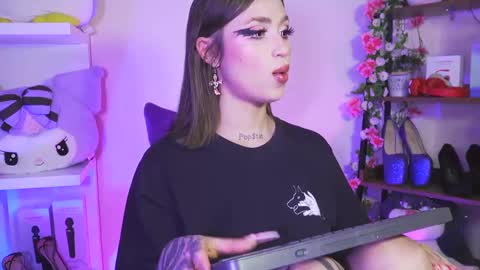 Cami 3 online show from 24, 1, 2025