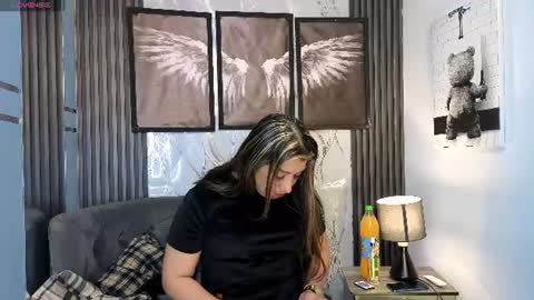 Snapshot of tania_cambridge chatting on 8, 7, 2026 online show from 8, 7, 2026
