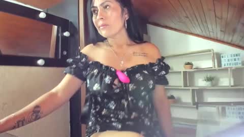 Snapshot of tania_mature chatting on 1, 2, 2025 tania online show from 1, 2, 2025