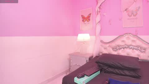 Snapshot of taniapierce chatting on 1, 7, 2026 Tania Pierce online show from 1, 7, 2026