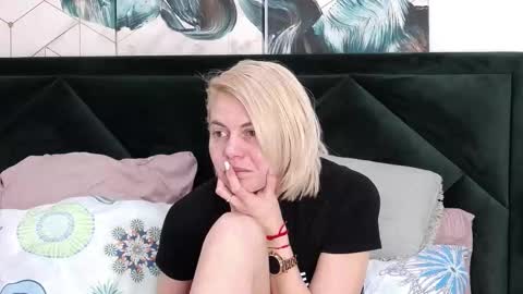 Snapshot of taniyagrey chatting on 3, 2, 2026 tanyaGrey online show from 3, 2, 2026