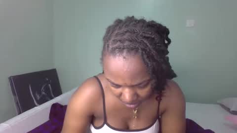 Snapshot of tannia004 chatting on 5, 1, 2025 tania online show from 5, 1, 2025