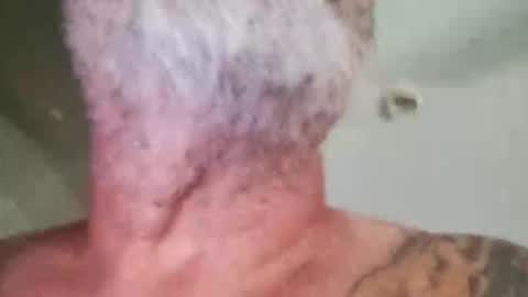 Snapshot of tap_water_drinking chatting on 11, 9, 2025 rad online show from 11, 9, 2025