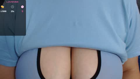 Snapshot of tarrant_ chatting on 4, 1, 2025 tarrant_ online show from 4, 1, 2025