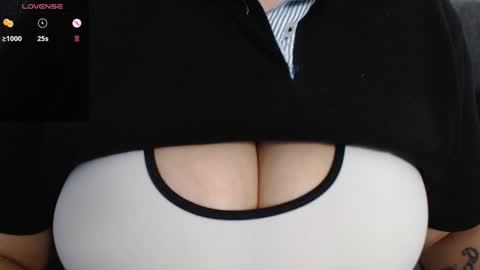 Snapshot of tarrant_ chatting on 27, 1, 2025 tarrant_ online show from 27, 1, 2025