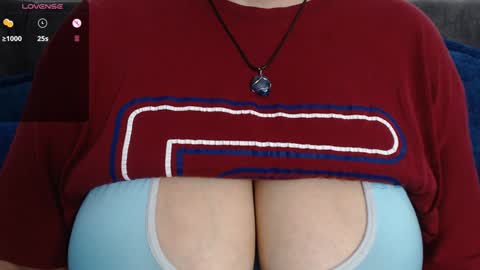 Snapshot of tarrant_ chatting on 5, 2, 2025 tarrant_ online show from 5, 2, 2025