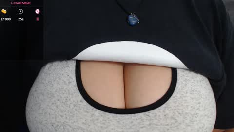 Snapshot of tarrant_ chatting on 16, 2, 2025 tarrant_ online show from 16, 2, 2025