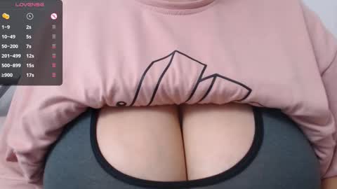 Snapshot of tarrant_ chatting on 28, 2, 2025 tarrant_ online show from 28, 2, 2025