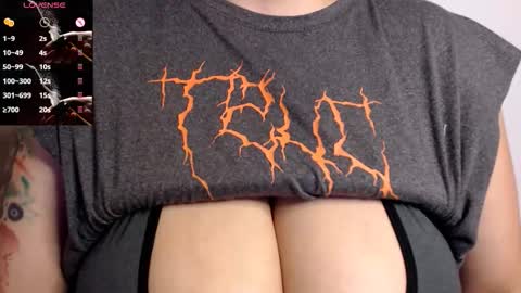 Snapshot of tarrant_ chatting on 19, 11, 2025 tarrant_ online show from 19, 11, 2025