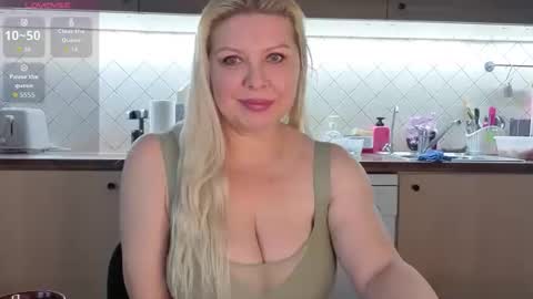 Snapshot of tasha__moon chatting on 16, 12, 2025 Tasha Moon online show from 16, 12, 2025