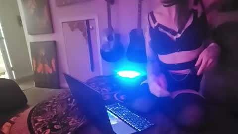 tashaclouds online show from 19, 2, 2026