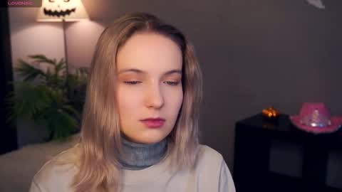 Snapshot of tashinapetitto chatting on 5, 11, 2025 Your Ressie online show from 5, 11, 2025