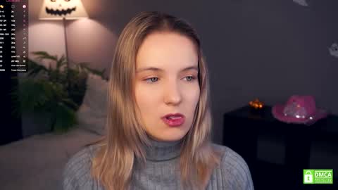 Snapshot of tashinapetitto chatting on 6, 11, 2025 Your Ressie online show from 6, 11, 2025