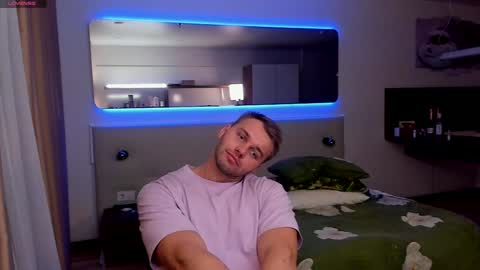 My shows 2100500 UTC3 online show from 10, 1, 2025