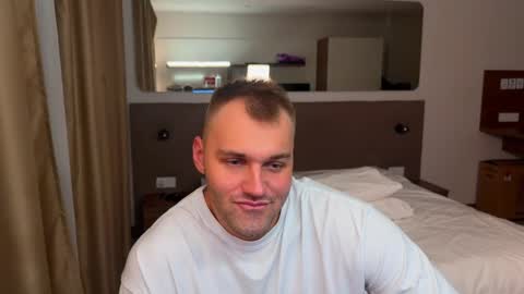 My shows 2100500 UTC3 online show from 19, 11, 2025