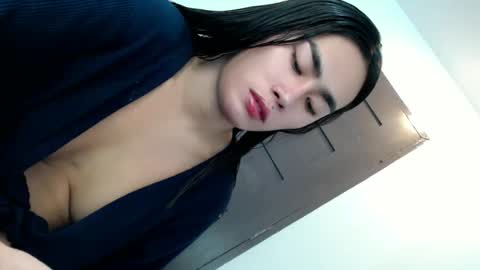 Snapshot of tasty_vannesa1928 chatting on 7, 10, 2025 Vannesa online show from 7, 10, 2025