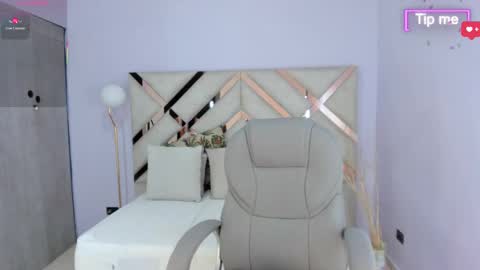 Snapshot of tati_saldarriaga chatting on 19, 11, 2025 Tati Saldarriaga online show from 19, 11, 2025