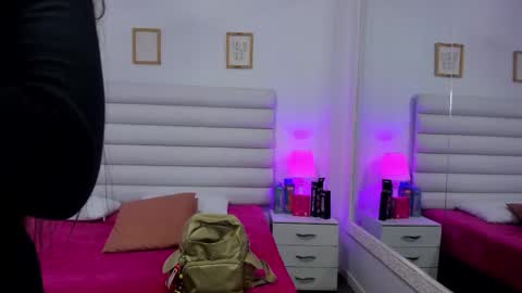 Snapshot of tatiana_arboleda chatting on 25, 10, 2025 tatiana_arboleda online show from 25, 10, 2025