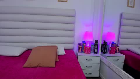 Snapshot of tatiana_arboleda chatting on 5, 12, 2025 tatiana_arboleda online show from 5, 12, 2025