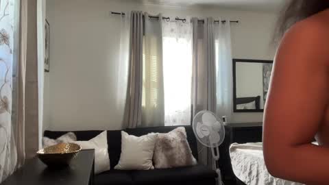 Snapshot of tatiannatease chatting on 12, 10, 2025 Tatianna Marie online show from 12, 10, 2025