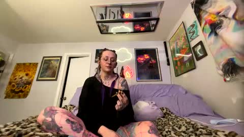 Tatkitty online show from 5, 2, 2025