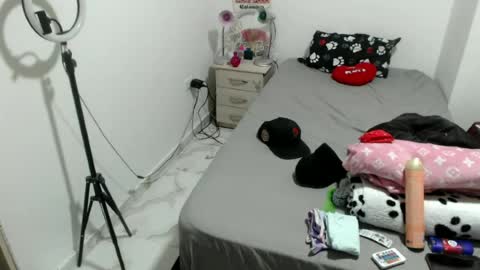 tatto_smoke_couple online show from 12, 7, 2026