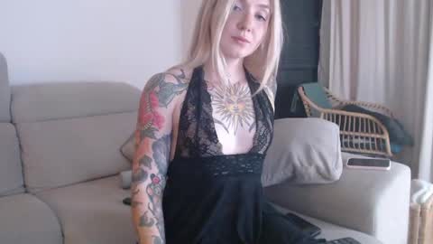 tattoobbgirl online show from 31, 10, 2025
