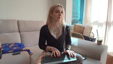 Snapshot of tattoobbgirl chatting on 1, 5, 2026 tattoobbgirl online show from 1, 5, 2026