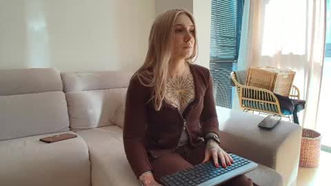 Snapshot of tattoobbgirl chatting on 14, 5, 2026 tattoobbgirl online show from 14, 5, 2026