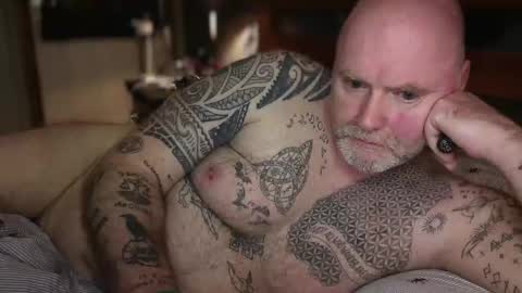 Tattooeddilf 01 online show from 17, 4, 2026