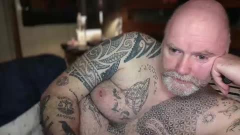 Tattooeddilf 01 online show from 29, 4, 2026