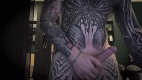 Snapshot of tattooedguy_ chatting on 19, 12, 2025 TattooedGuy online show from 19, 12, 2025
