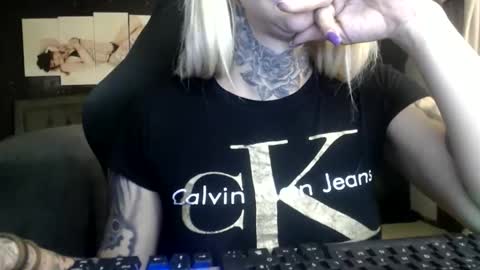 Snapshot of tatuada_safada chatting on 27, 5, 2026 tatuada_safada online show from 27, 5, 2026