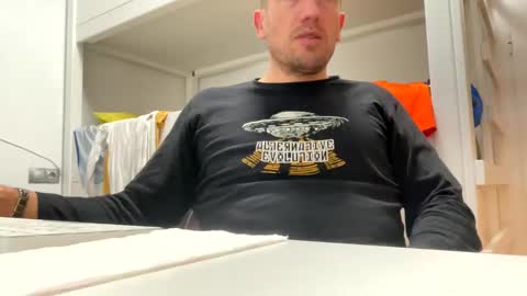 Tatuador40 online show from 4, 1, 2025