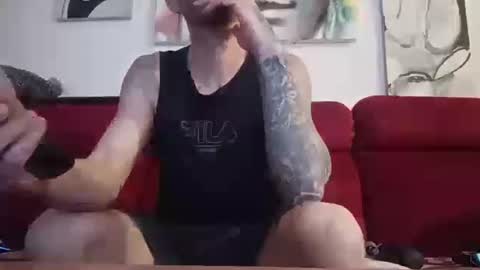 Snapshot of tatuadorhotxxx chatting on 18, 5, 2026 Tatuado20cm online show from 18, 5, 2026