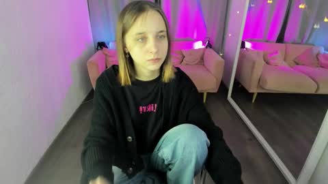 Snapshot of taya_grey chatting on 12, 11, 2025 Taya online show from 12, 11, 2025