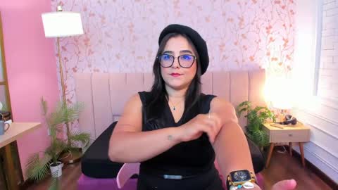 Taylor Bennet online show from 23, 4, 2026