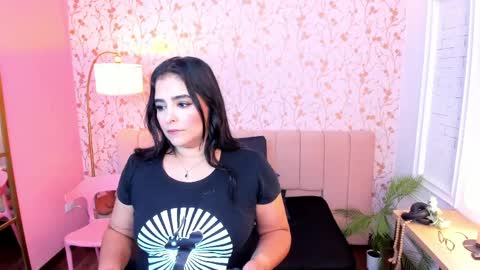 Snapshot of taylor_bennet chatting on 5, 6, 2026 Taylor Bennet online show from 5, 6, 2026