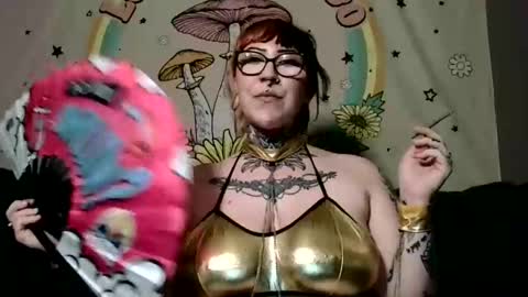 Snapshot of taylorkwinnxxx chatting on 17, 12, 2024 Sarah T online show from 17, 12, 2024