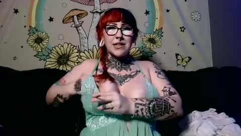 Snapshot of taylorkwinnxxx chatting on 23, 12, 2024 Sarah T online show from 23, 12, 2024