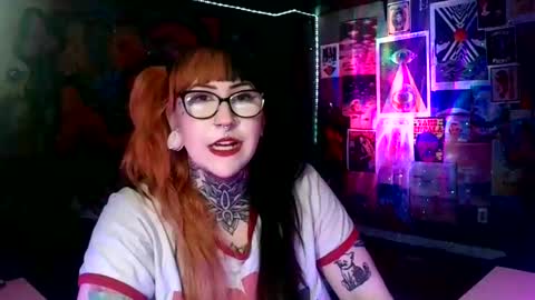 Snapshot of taylorkwinnxxx chatting on 24, 1, 2025 Sarah T online show from 24, 1, 2025