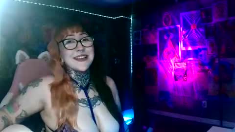 Snapshot of taylorkwinnxxx chatting on 6, 2, 2025 Sarah T online show from 6, 2, 2025