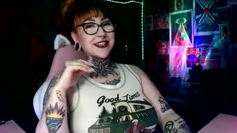 Snapshot of taylorkwinnxxx chatting on 14, 2, 2025 Sarah T online show from 14, 2, 2025