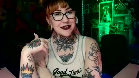 Snapshot of taylorkwinnxxx chatting on 14, 2, 2025 Sarah T online show from 14, 2, 2025