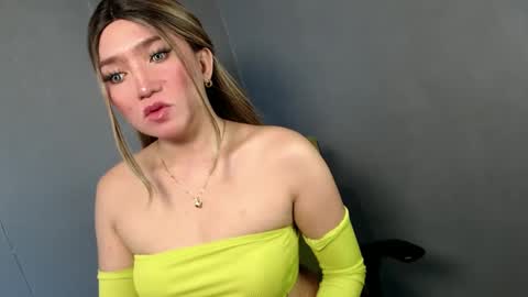 Snapshot of te_amo28 chatting on 4, 1, 2025 ellaine online show from 4, 1, 2025