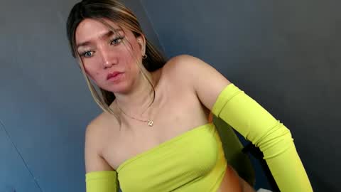 Snapshot of te_amo28 chatting on 5, 1, 2025 ellaine online show from 5, 1, 2025